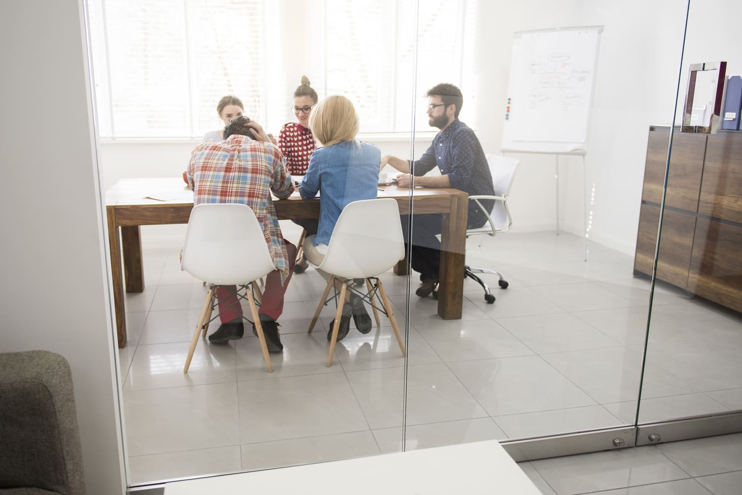 Salon Aquarium à louer à Perpignan avec grand écran connecté 168cm